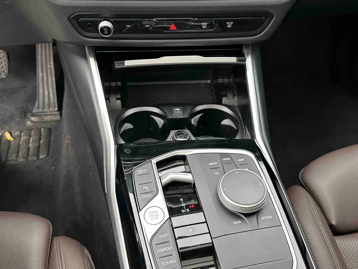 BMW 3 Series 2023 320Li M Sport Package фото 9