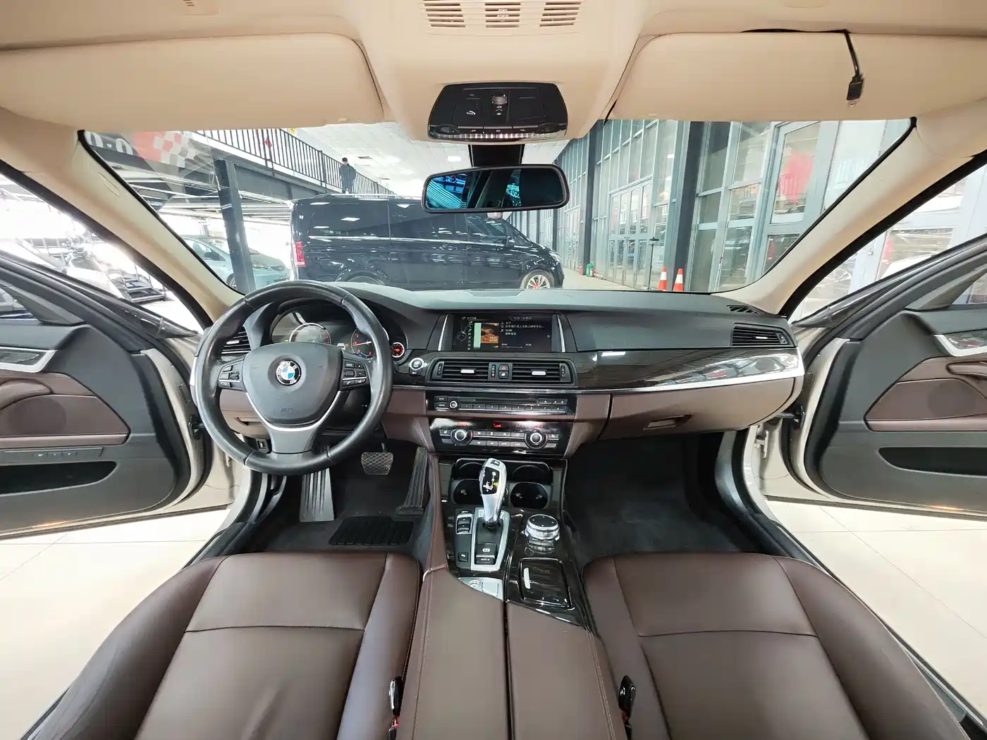 BMW 5 Series 2014 525Li Luxury Design Package фото 4