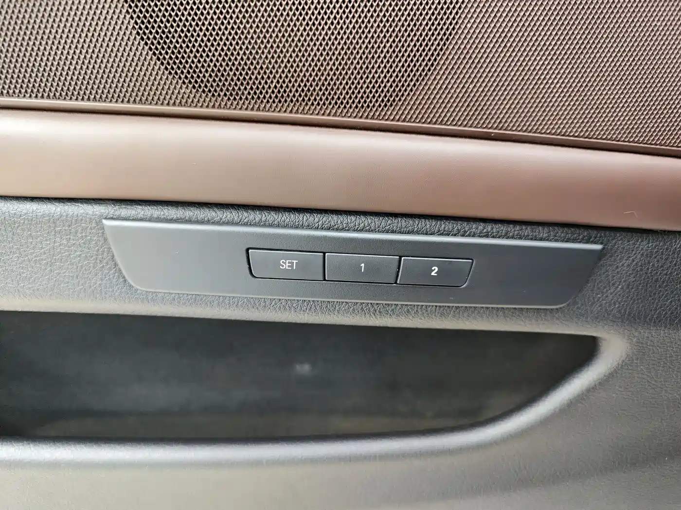 BMW 5 Series 2014 525Li Luxury Design Package фото 17