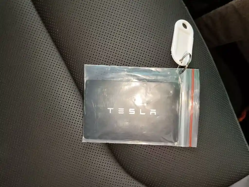 Фото 9 - Tesla Model 3