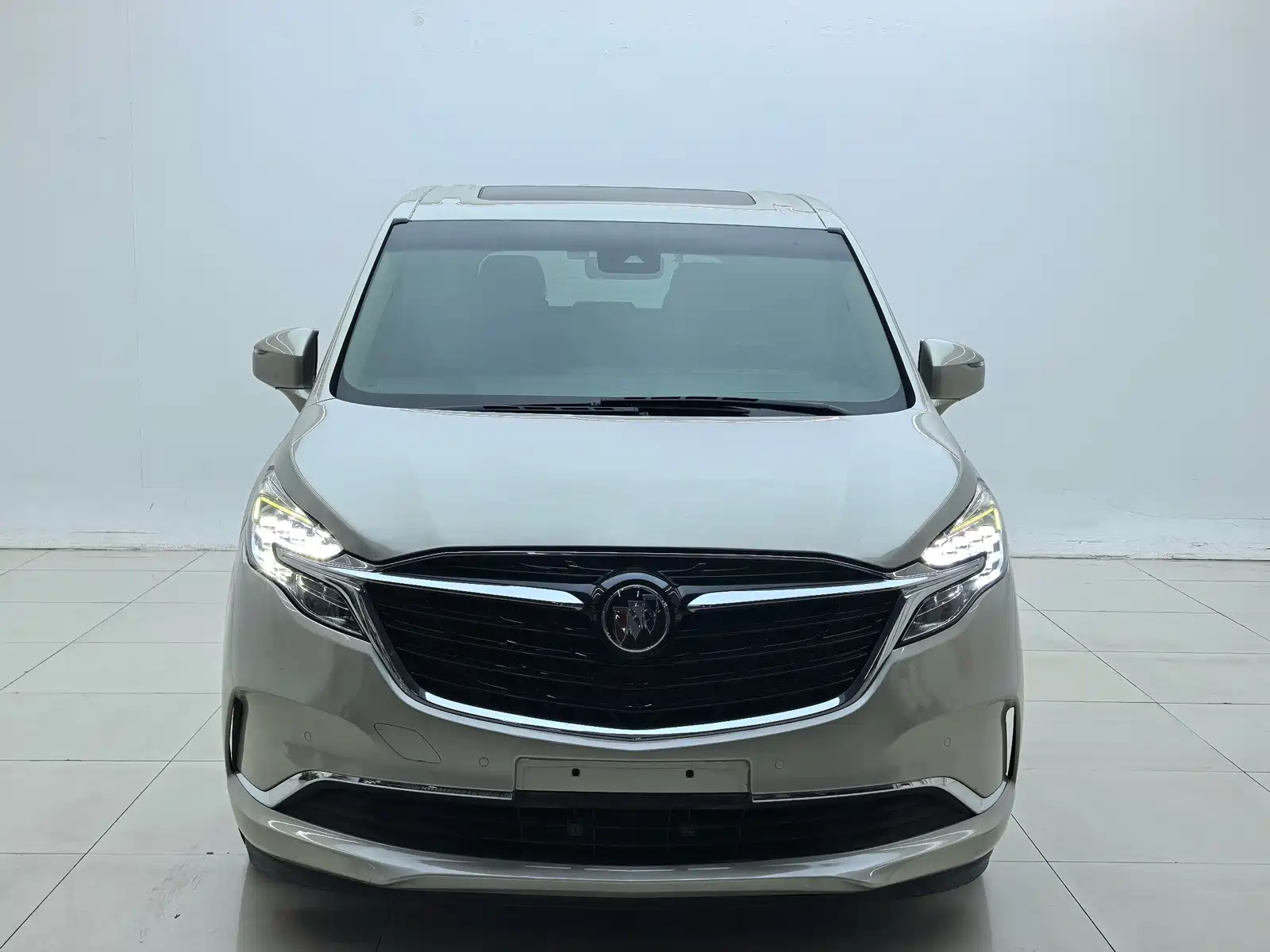 Фото 2 - Buick GL8