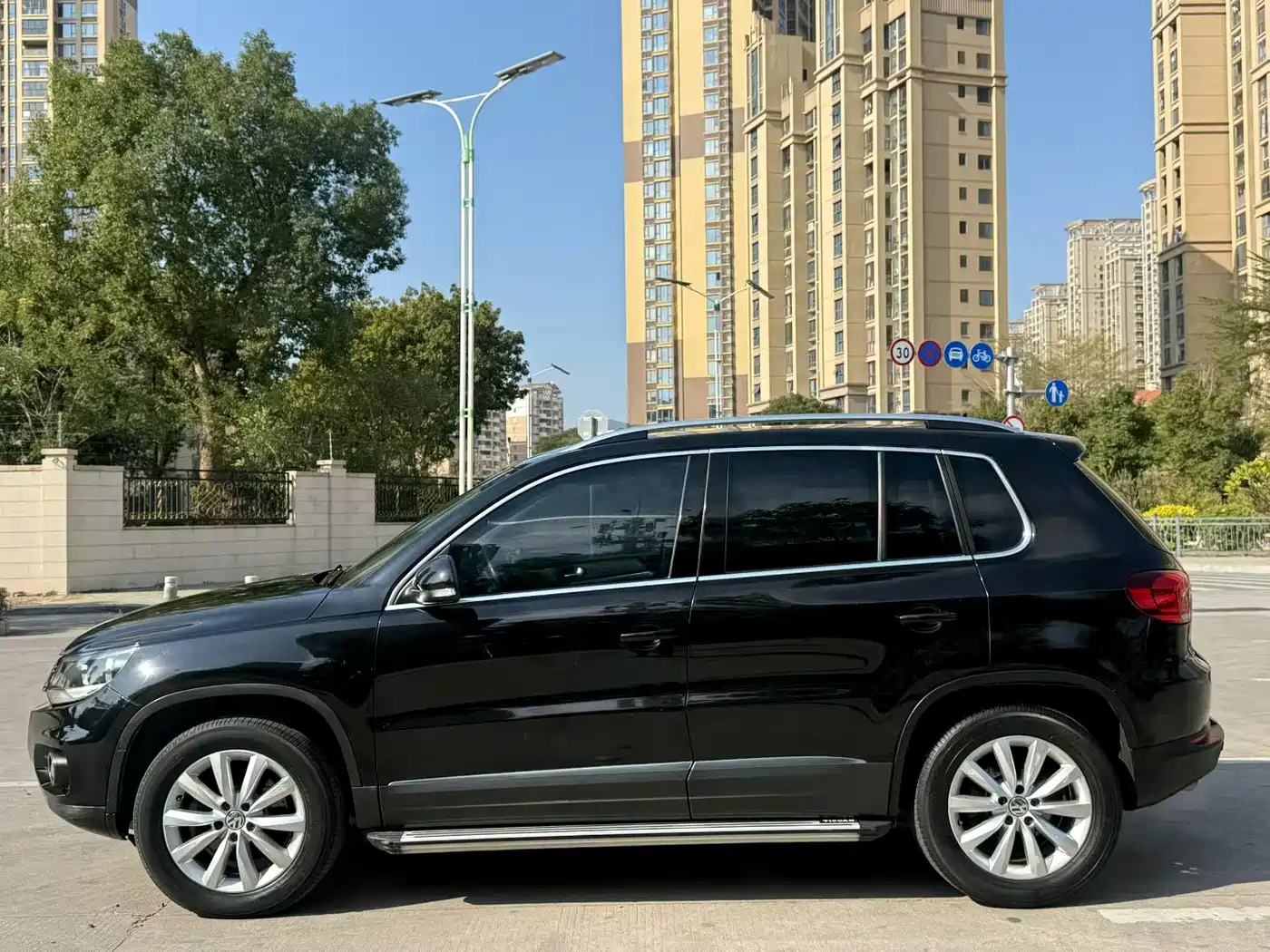 Volkswagen Tiguan 2015 2.0TSI Comfort Edition фото 4