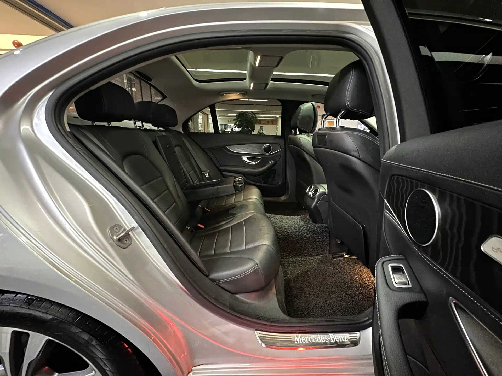 Фото 22 - Mercedes-Benz C-Class