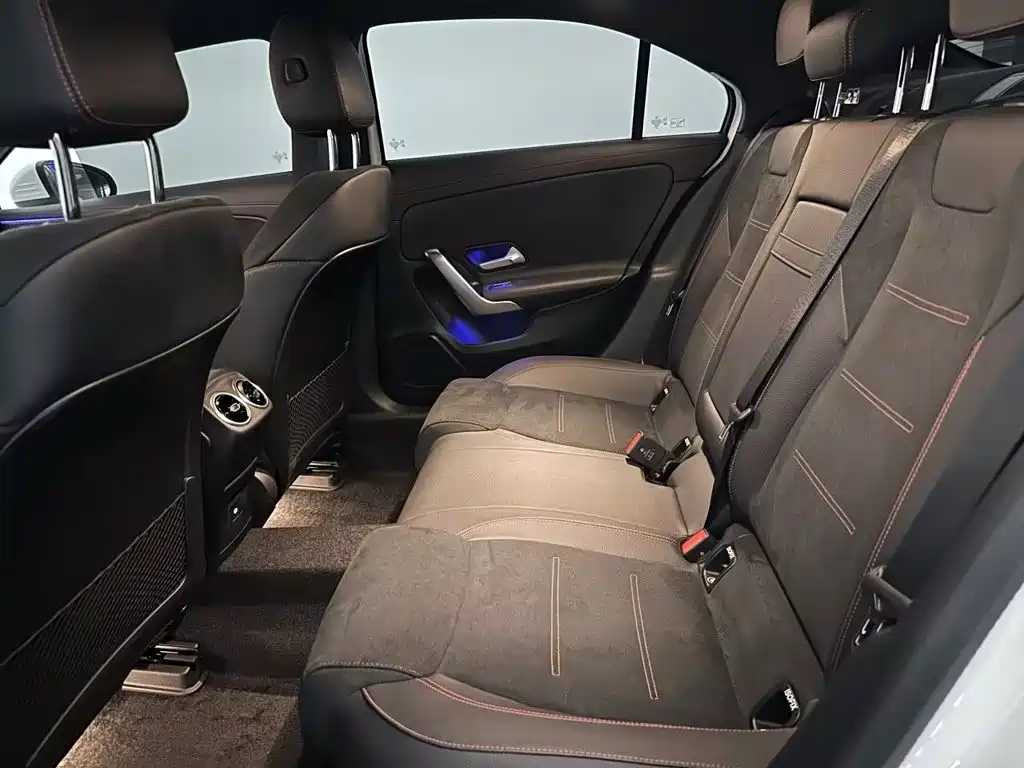 Фото 8 - Mercedes-Benz A-Class