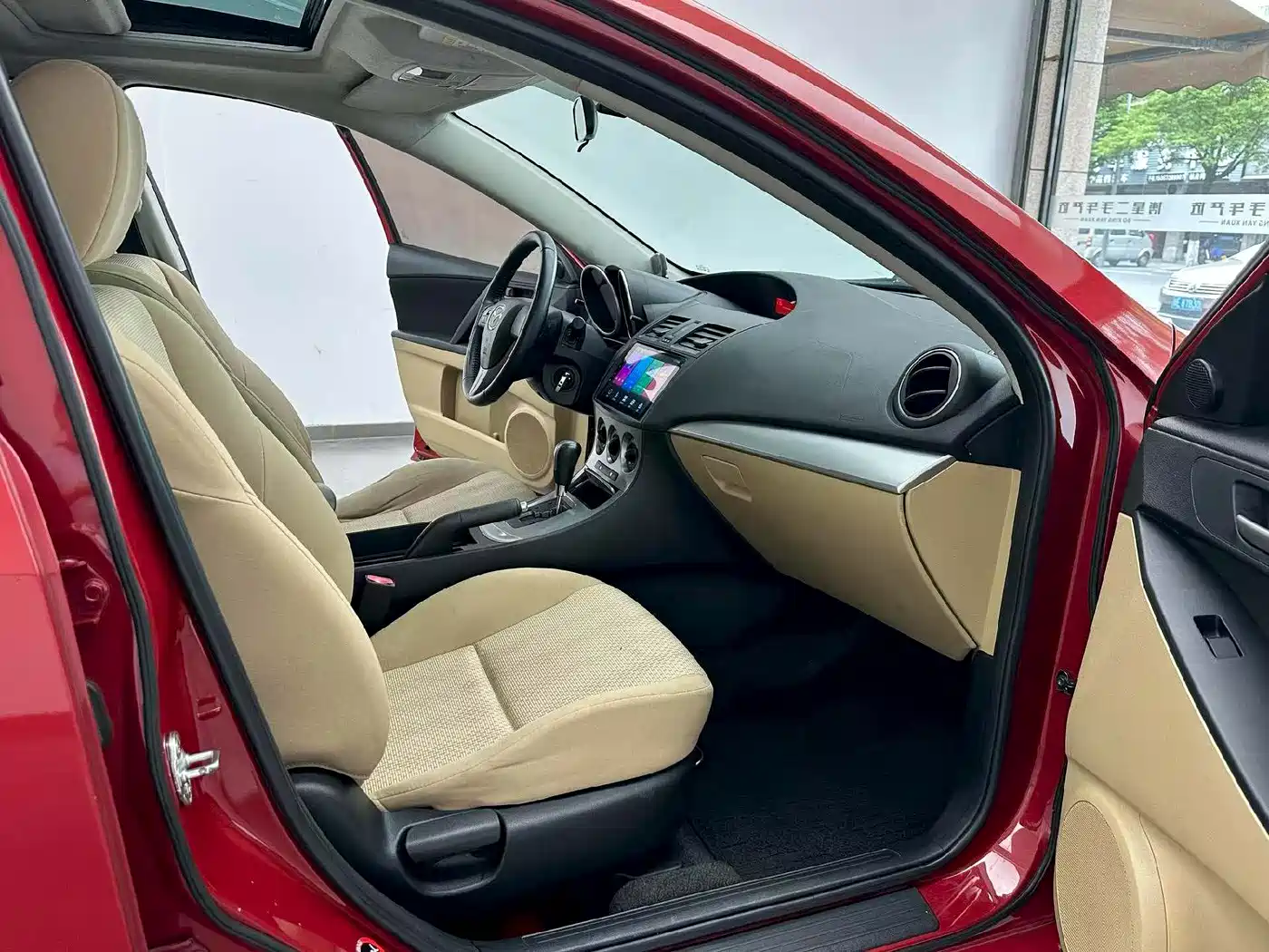 Mazda Mazda3 (Import) 2011 2010 Hatchback 1.6 Automatic Luxury
