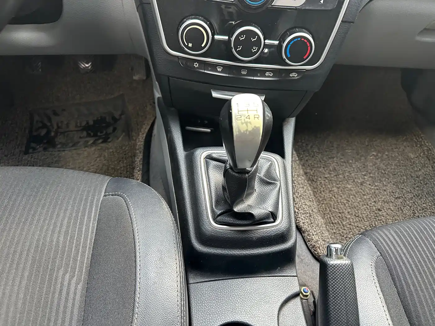 Soueast V3 Lingyue 2015 2015 1.5L Manual Elegance Edition