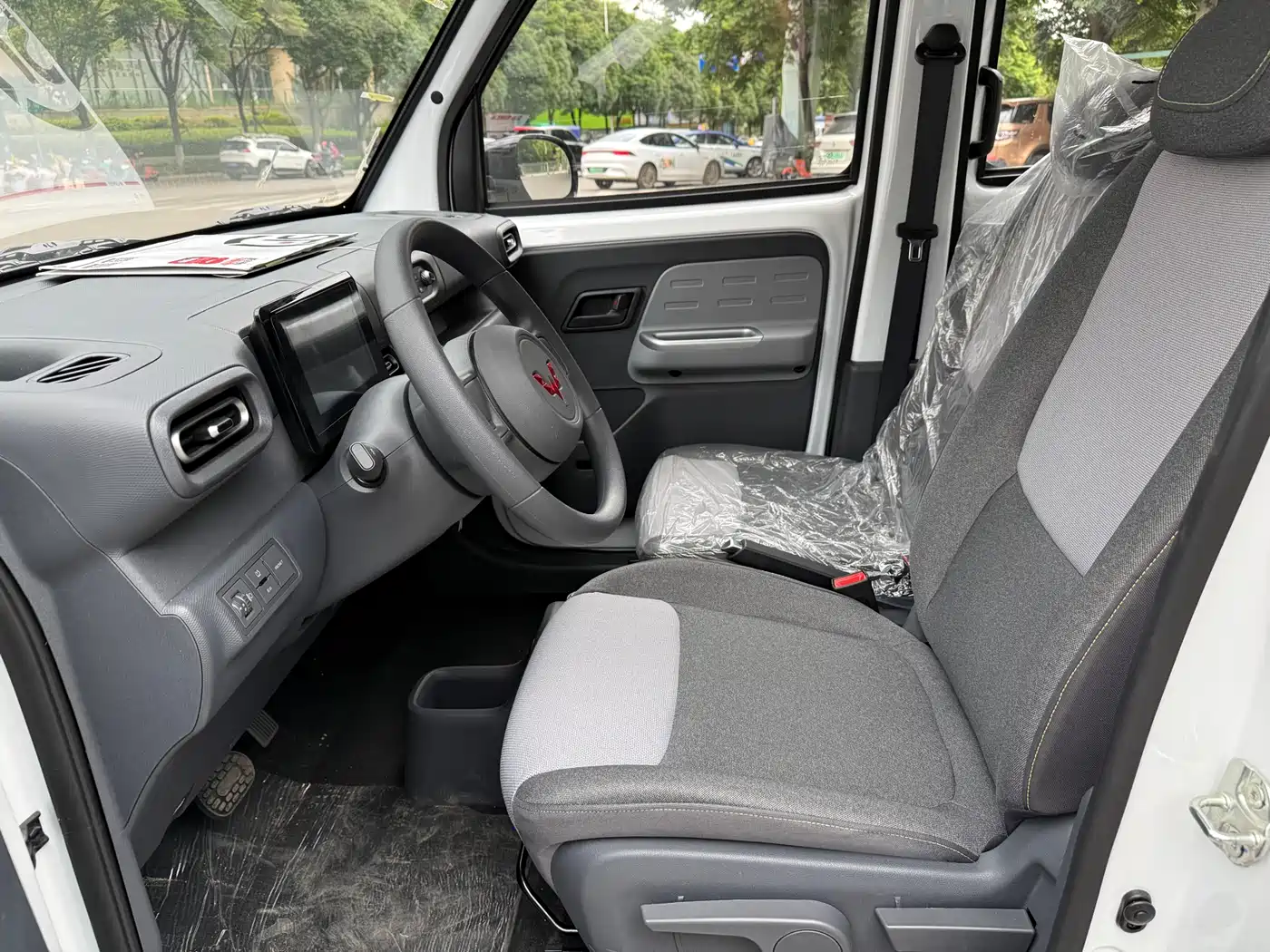 Wuling Motors Wuling Zhiguang NEV 2026 2025 Model 305km Base Version