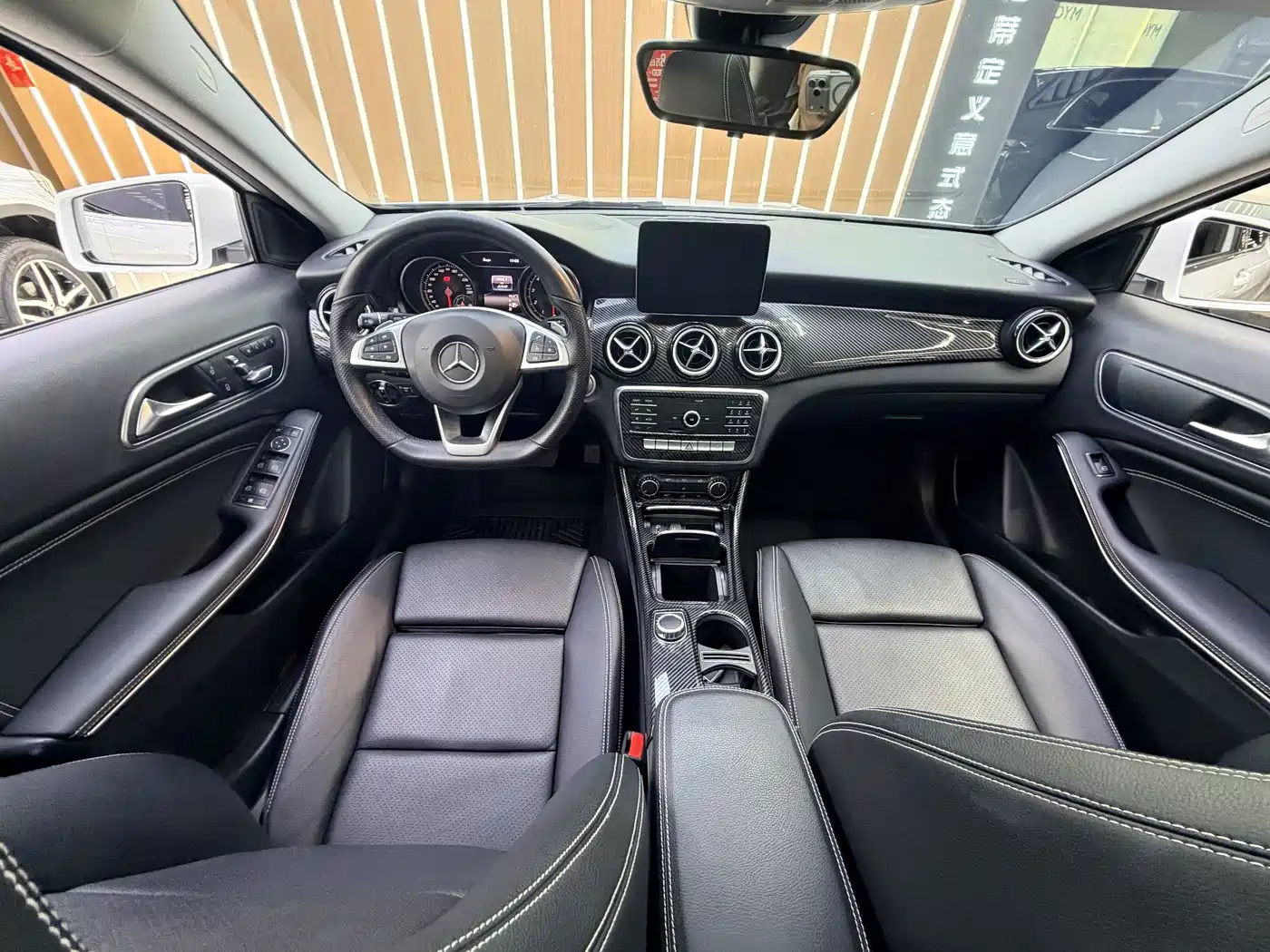 Mercedes-Benz GLA 2018 GLA 200 Dynamic фото 7
