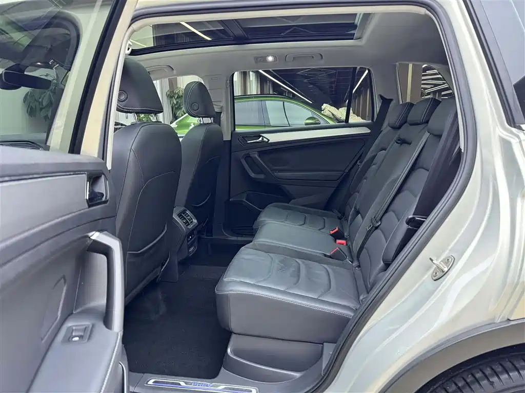 VOLKSWAGEN TIGUAN L NEW ENERGY