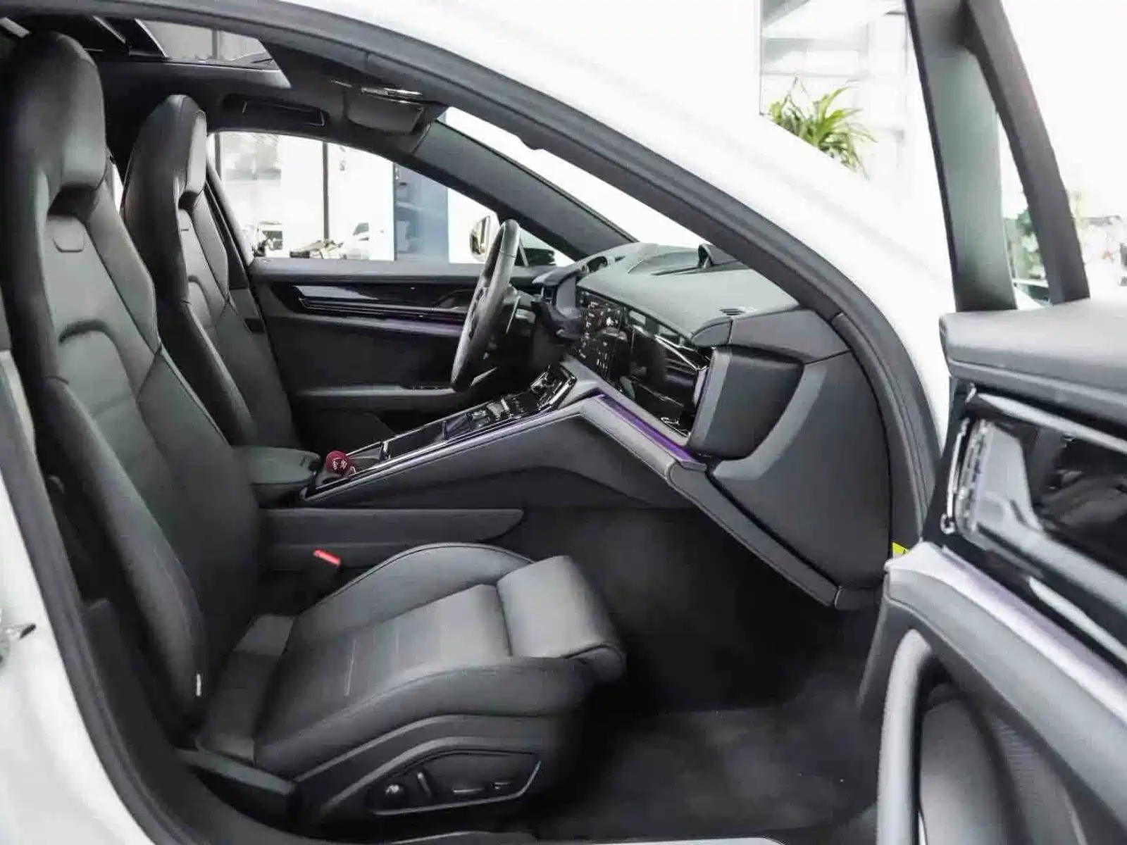 Photo 4 - Porsche Panamera