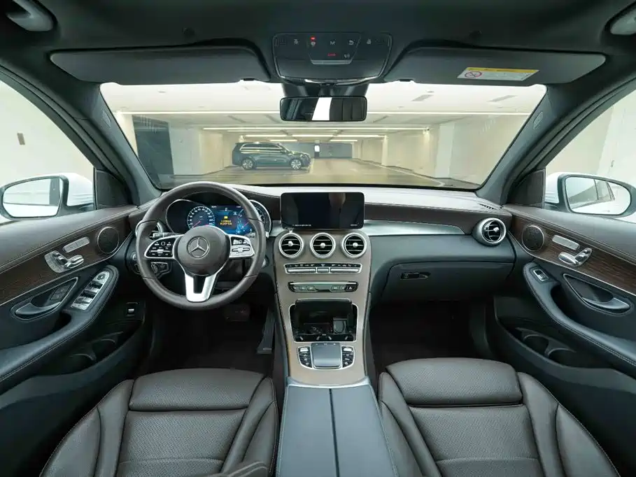 Photo 19 - Mercedes-Benz GLC