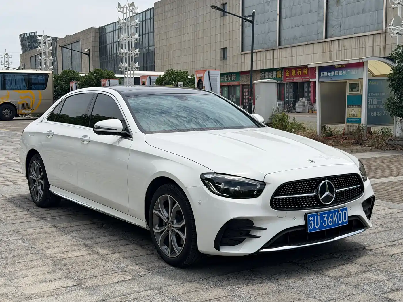 Mercedes-Benz E-Class 2023 E 300 L Sport Fashion фото 3