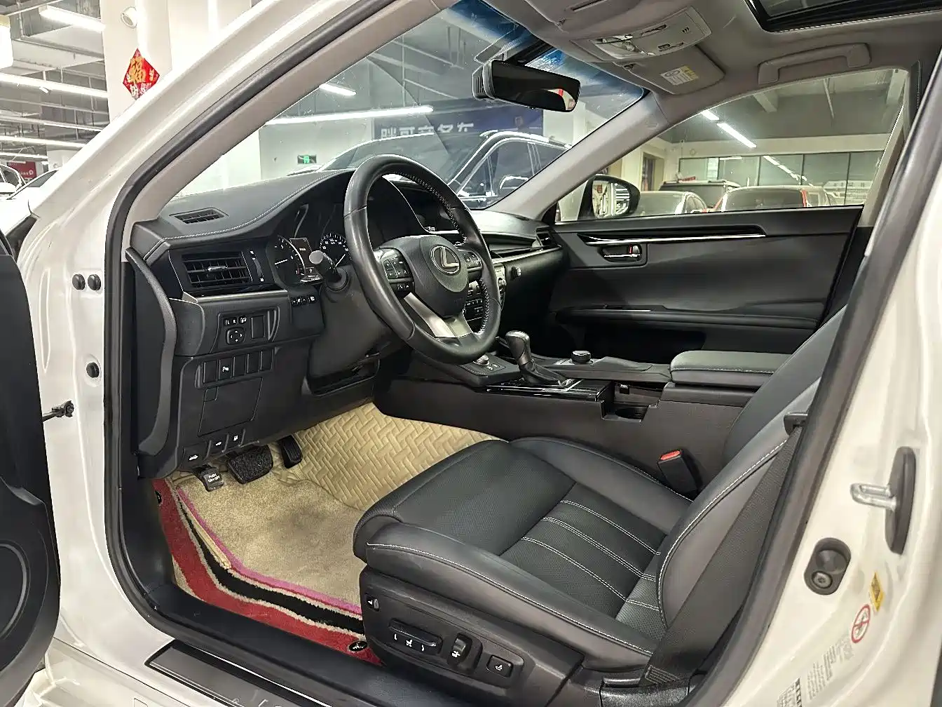 Фото 5 - Lexus ES