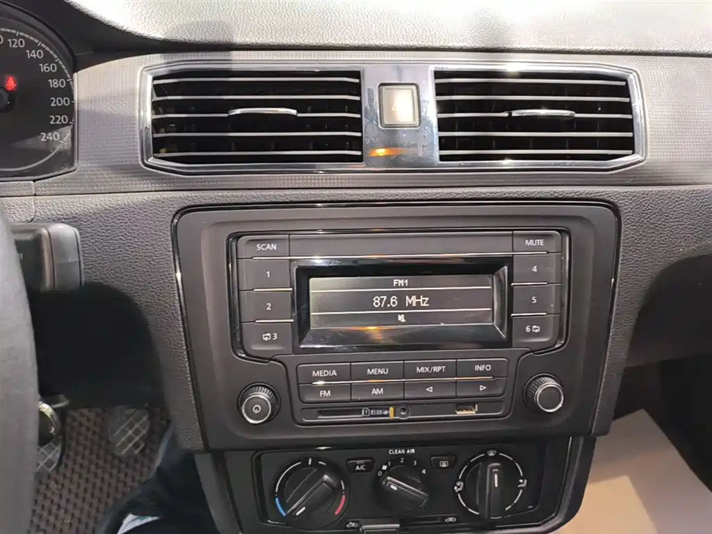 Volkswagen Santana 2021 1.5L Manual Trend Edition фото 13