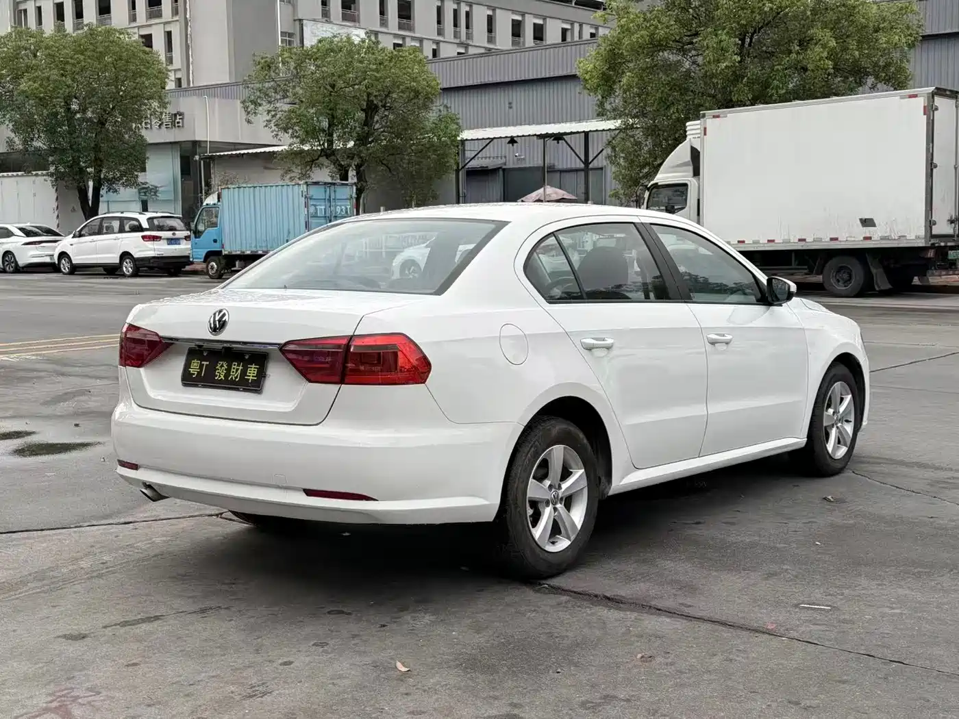 Volkswagen Lavida 2013 Facelift Classic 1.6L Automatic Trend фото 9