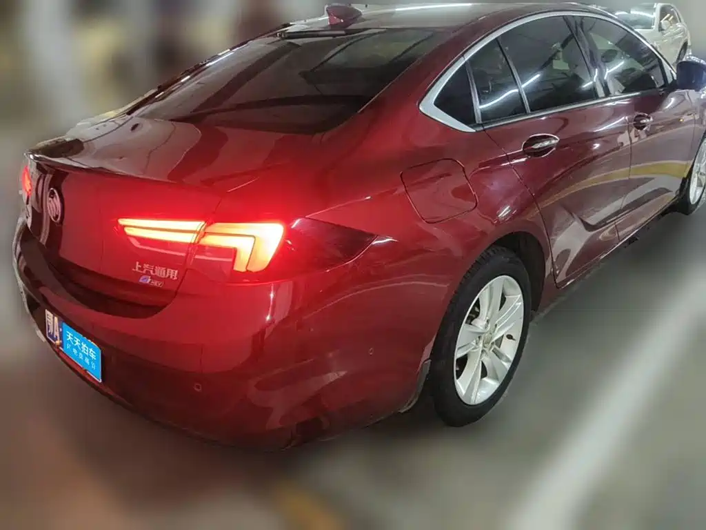 Photo 2 - Buick Regal