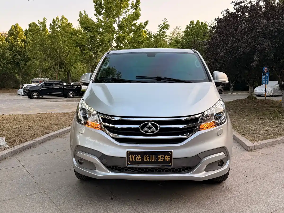 SAIC Maxus Maxus G10 2014 2.0T Automatic Luxury Executive Edition фото 2
