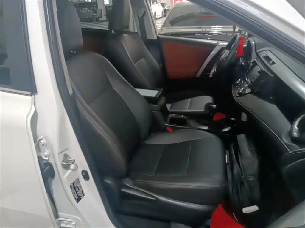 Toyota RAV4 Rongfang 2019 2.0L CVT 2WD Trend Edition China VI фото 25