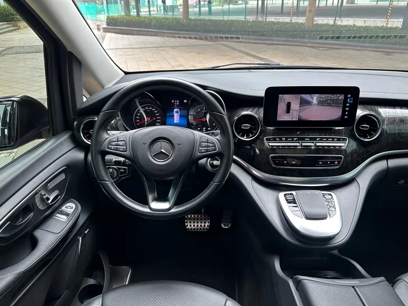 Mercedes-Benz V-Class 2020 Model V 260 L Long Wheelbase Luxury фото 16
