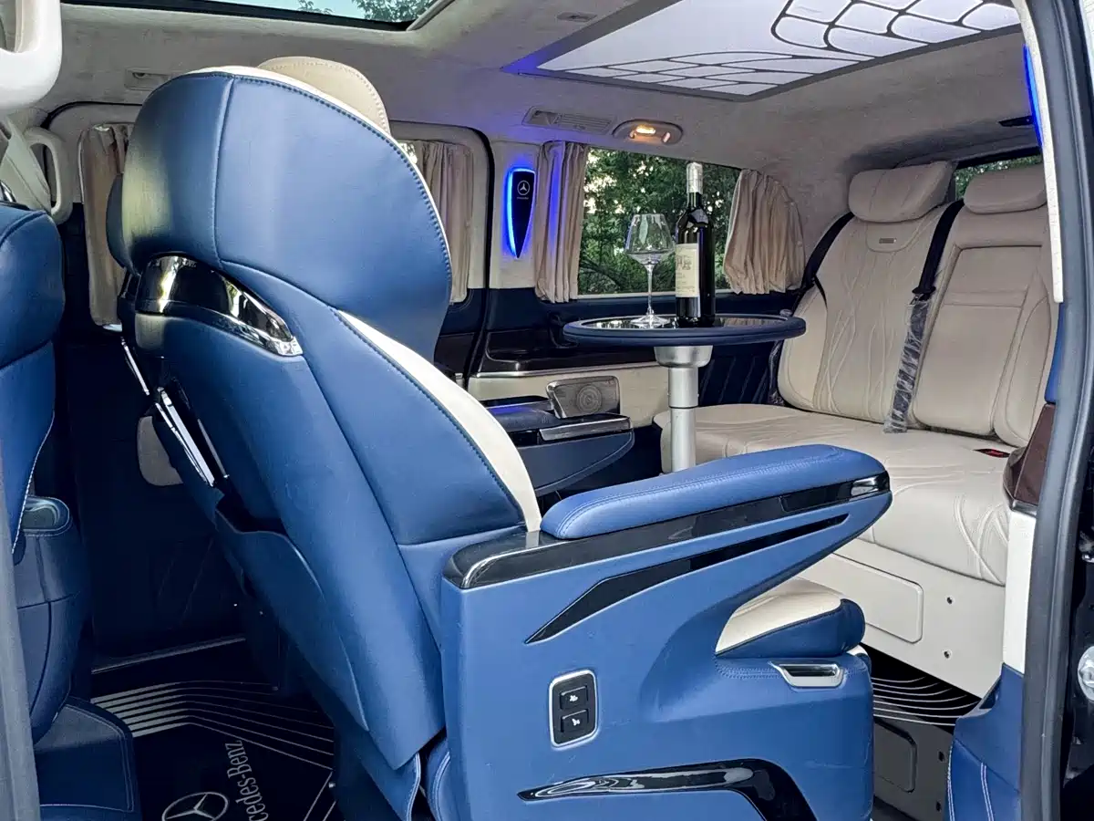 Mercedes-Benz V-Class 2021 V 260 Pilot Edition фото 29