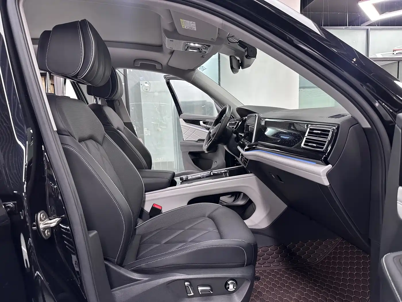 Volkswagen Teramont 2024 380TSI 4WD Prestige Luxury Edition фото 13
