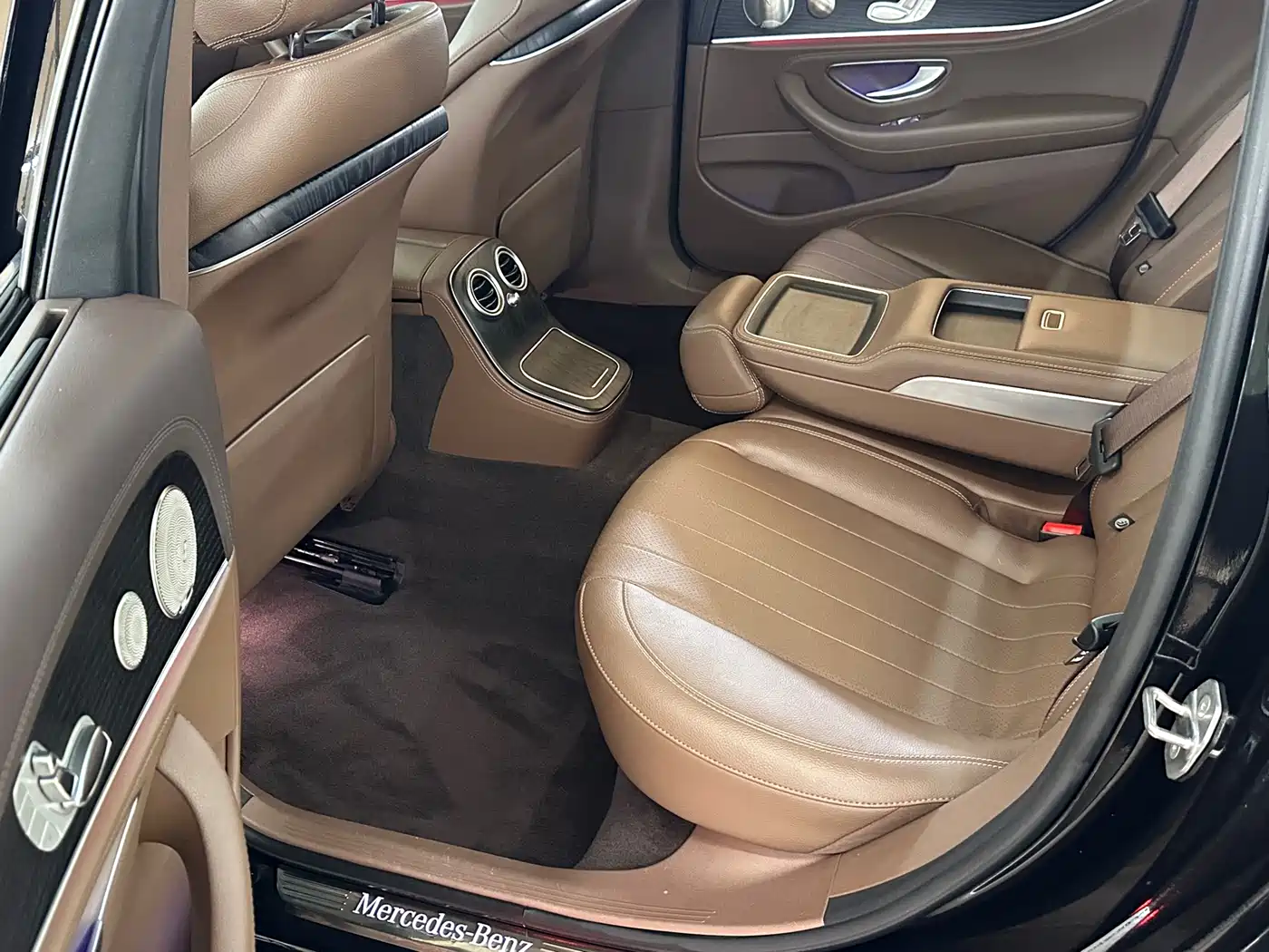 Mercedes-Benz E-Class 2022 Facelift III E 300 L Luxury фото 8