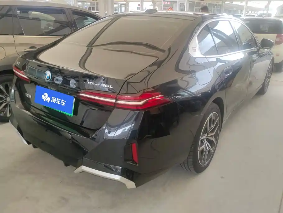 BMW i5 2024 2024 eDrive 35L M Sport Package