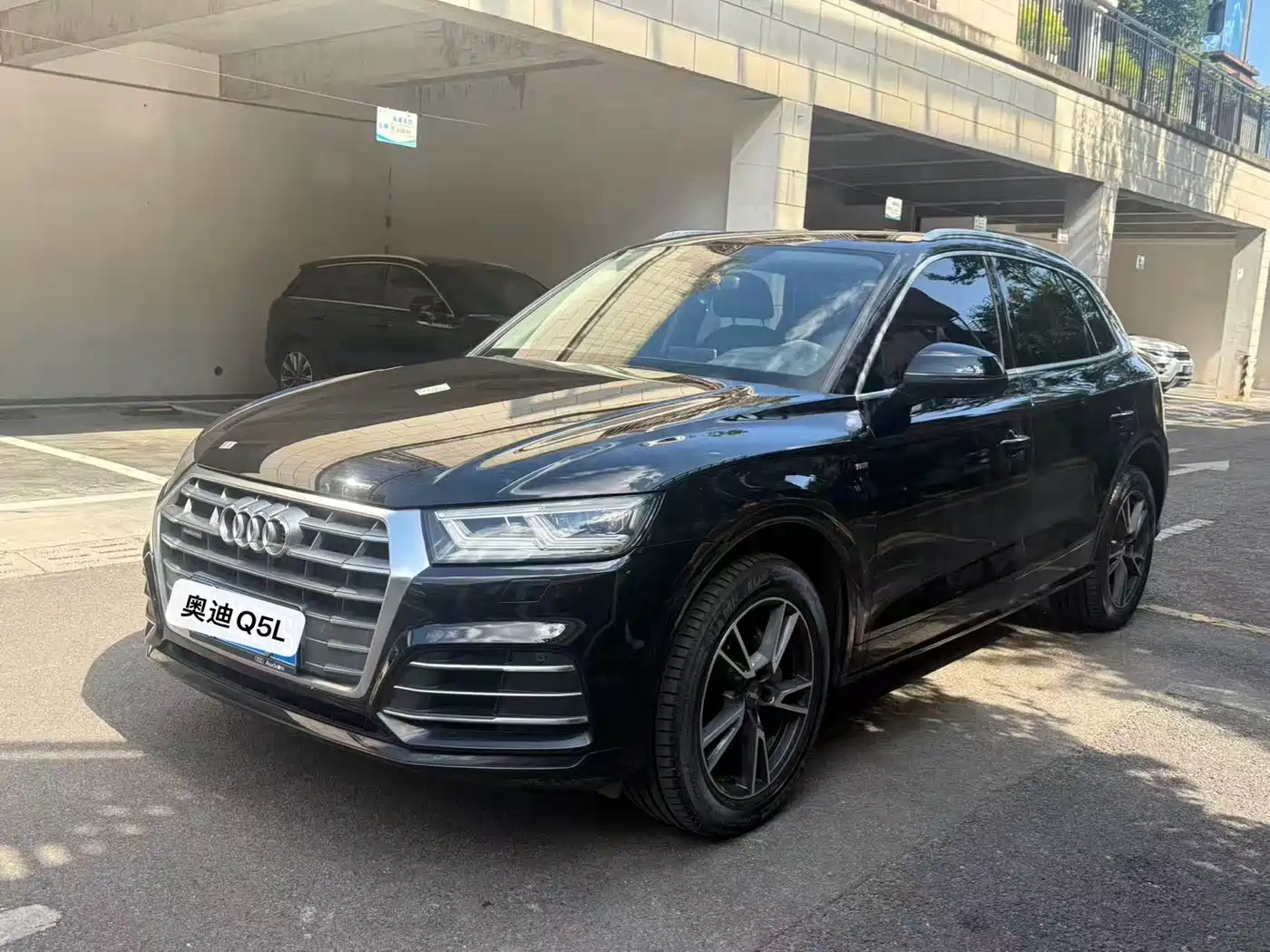 Фото 2 - Audi Q5L