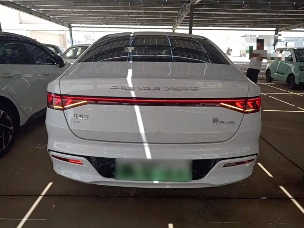 BYD Qin PLUS 2024 Glory Edition EV 510KM Leading фото 6