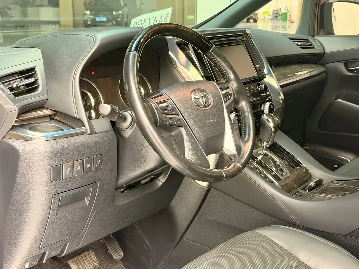Toyota Alphard 2018 Facelift 3.5L Premium Edition фото 8