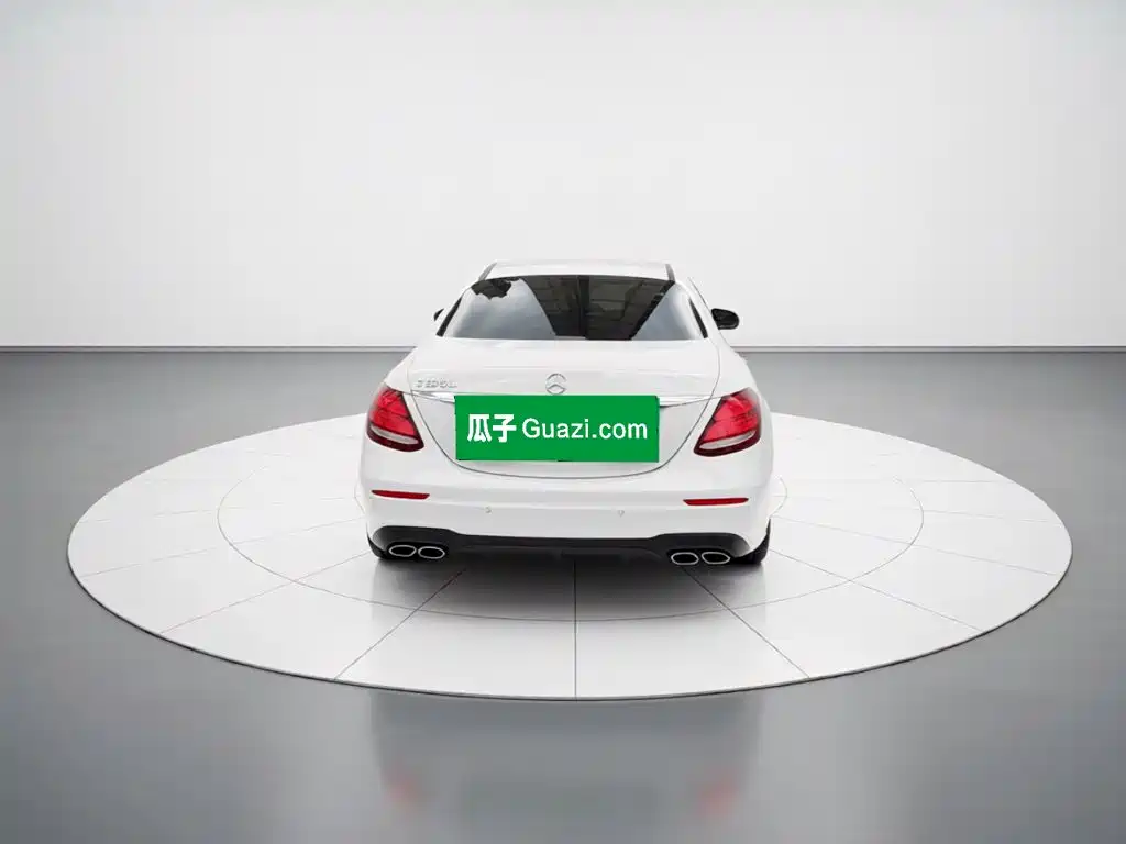 صورة 5 - Mercedes-Benz E-Class