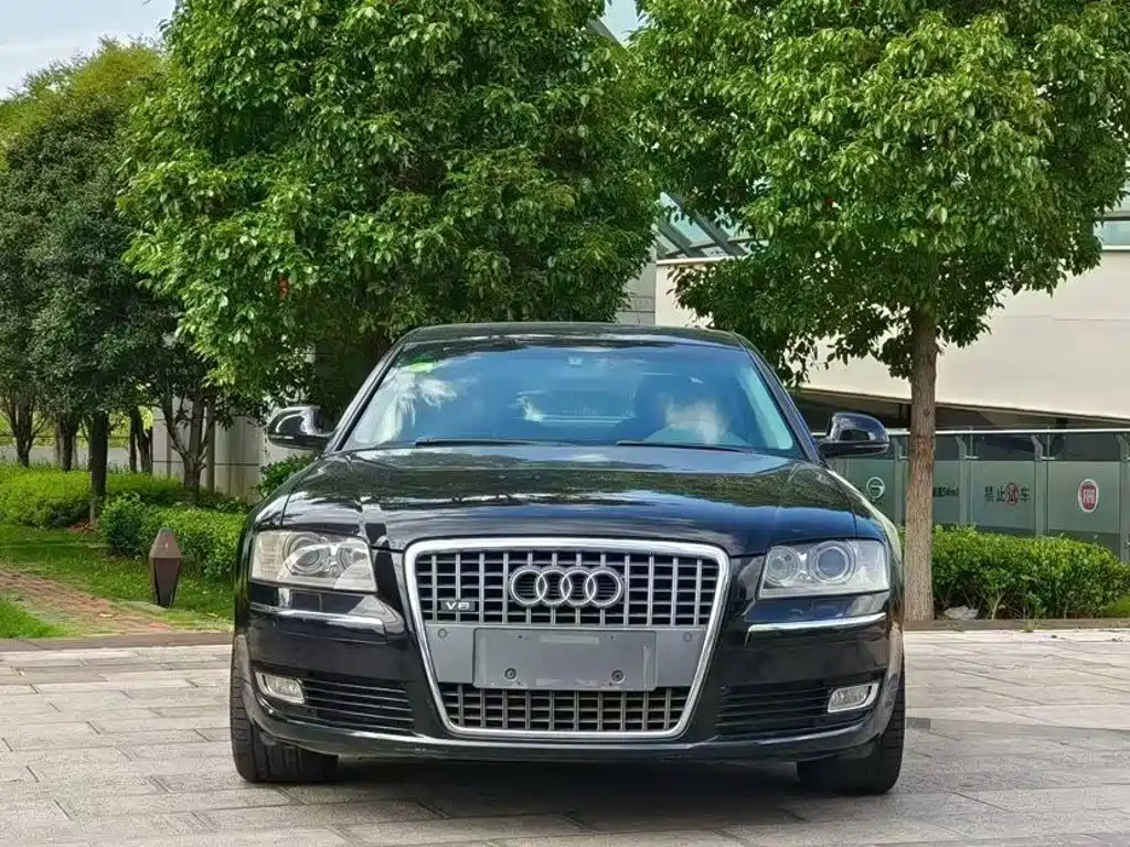 Фото 2 - Audi A8