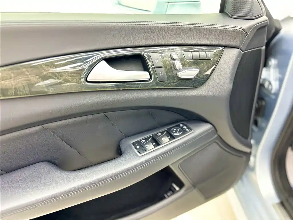Mercedes-Benz CLS 2015 CLS 320 фото 9