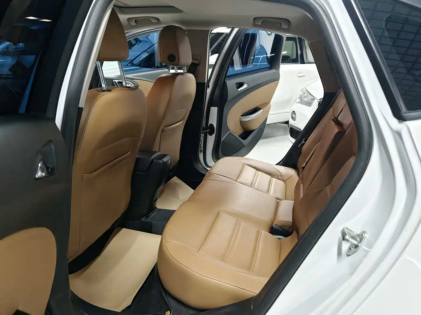 Buick Excelle 2013 GT 1.8L Automatic Fashion Edition фото 6