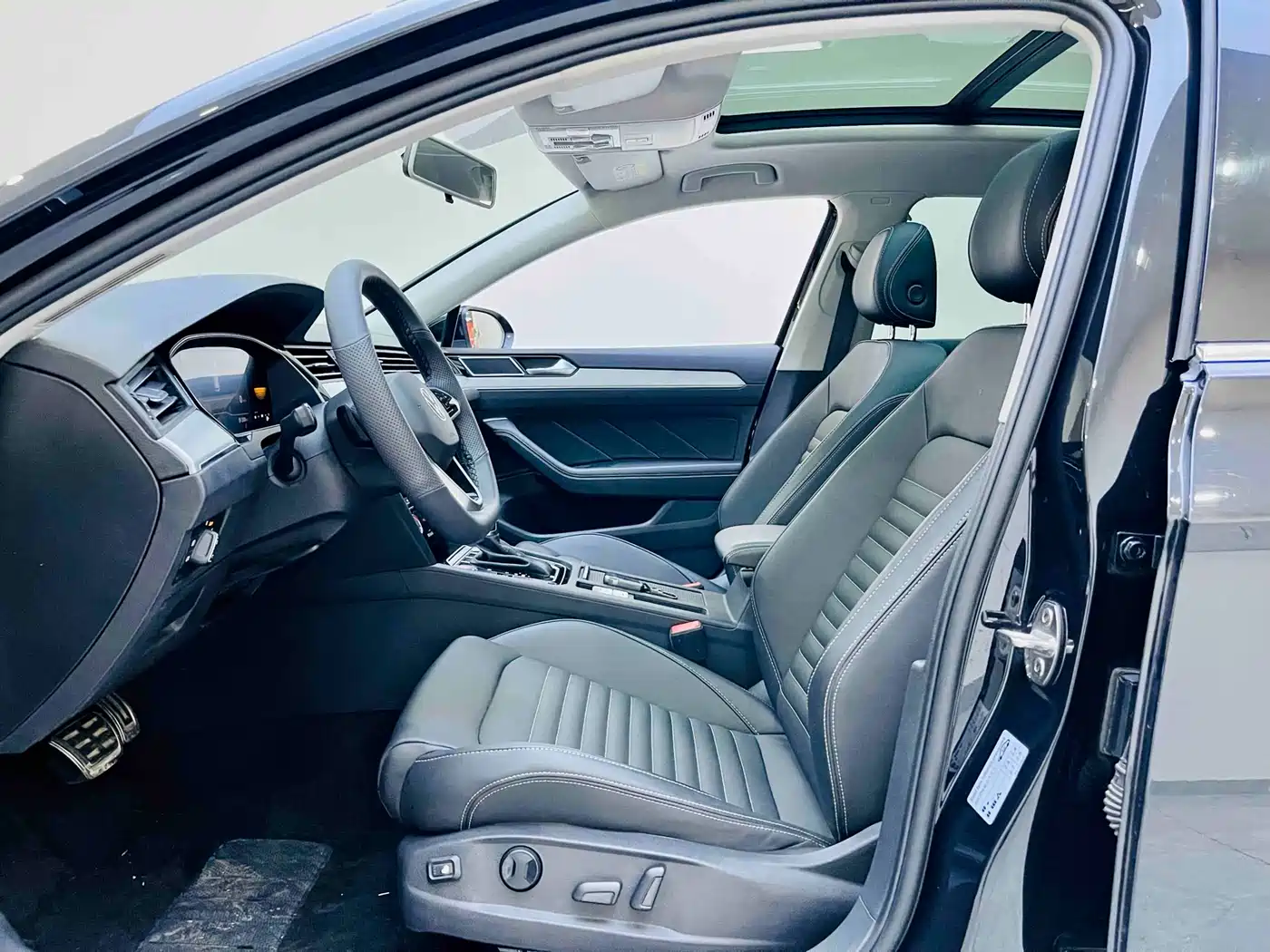 Volkswagen Magotan 2023 2 Million Units Commemorative Edition 280TSI DSG Comfort фото 7
