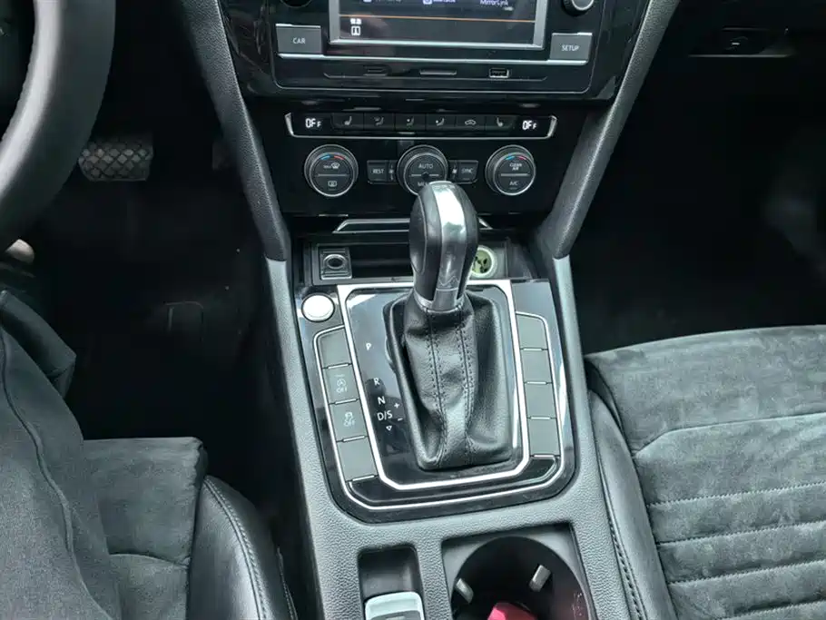 Volkswagen Magotan 2018 330TSI DSG Luxury фото 16