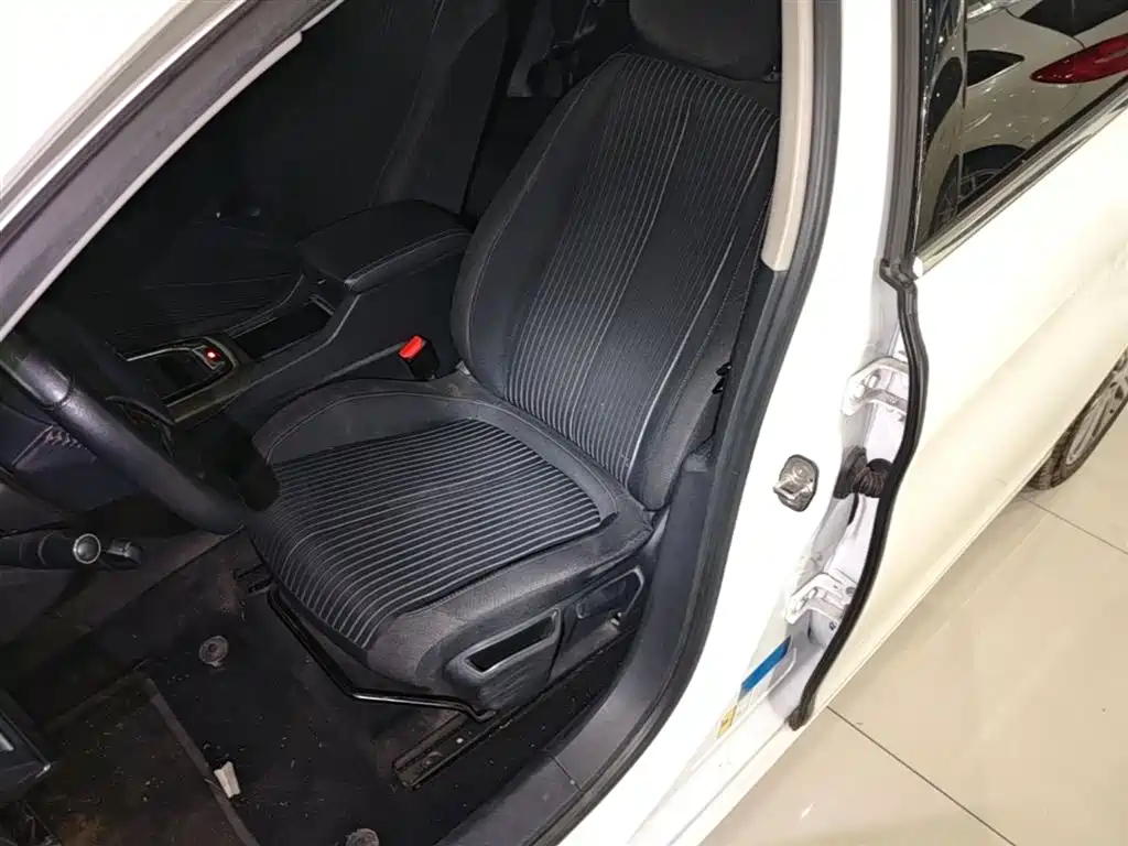 Peugeot 408 2018 350THP Automatic Luxury Edition фото 15