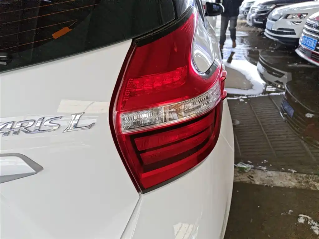 Toyota YARiS L Zhi Xuan 2016 Facelift 1.5E CVT Charming Edition фото 8