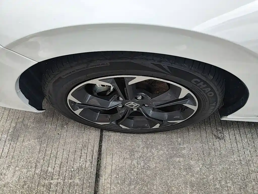 Фото 23 - Honda Civic