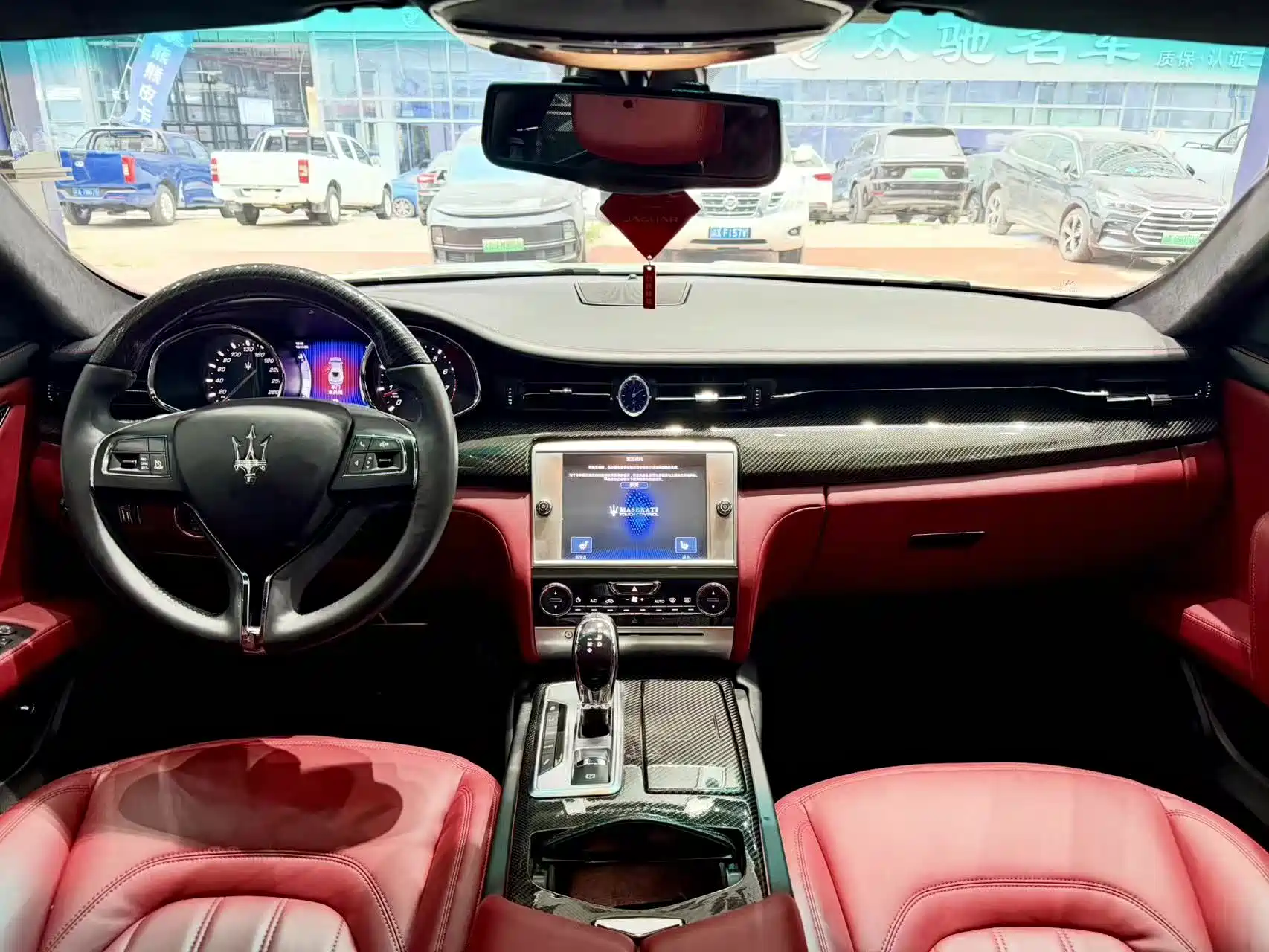 Photo 10 - Maserati Quattroporte