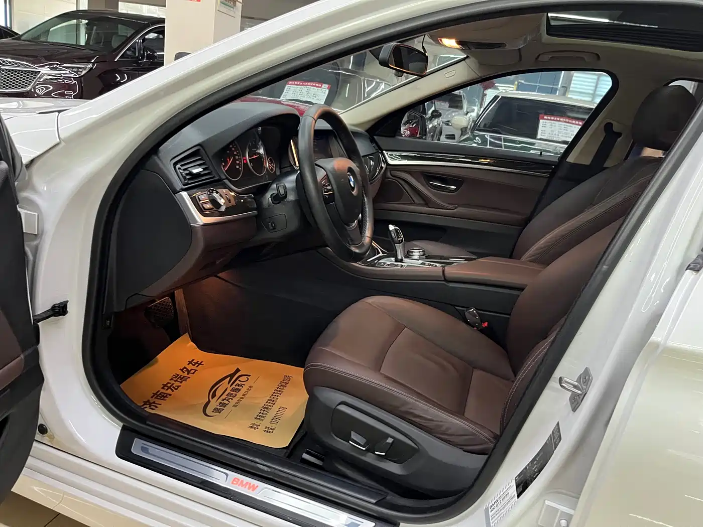 BMW 5 Series 2014 525Li Luxury Design Package фото 10