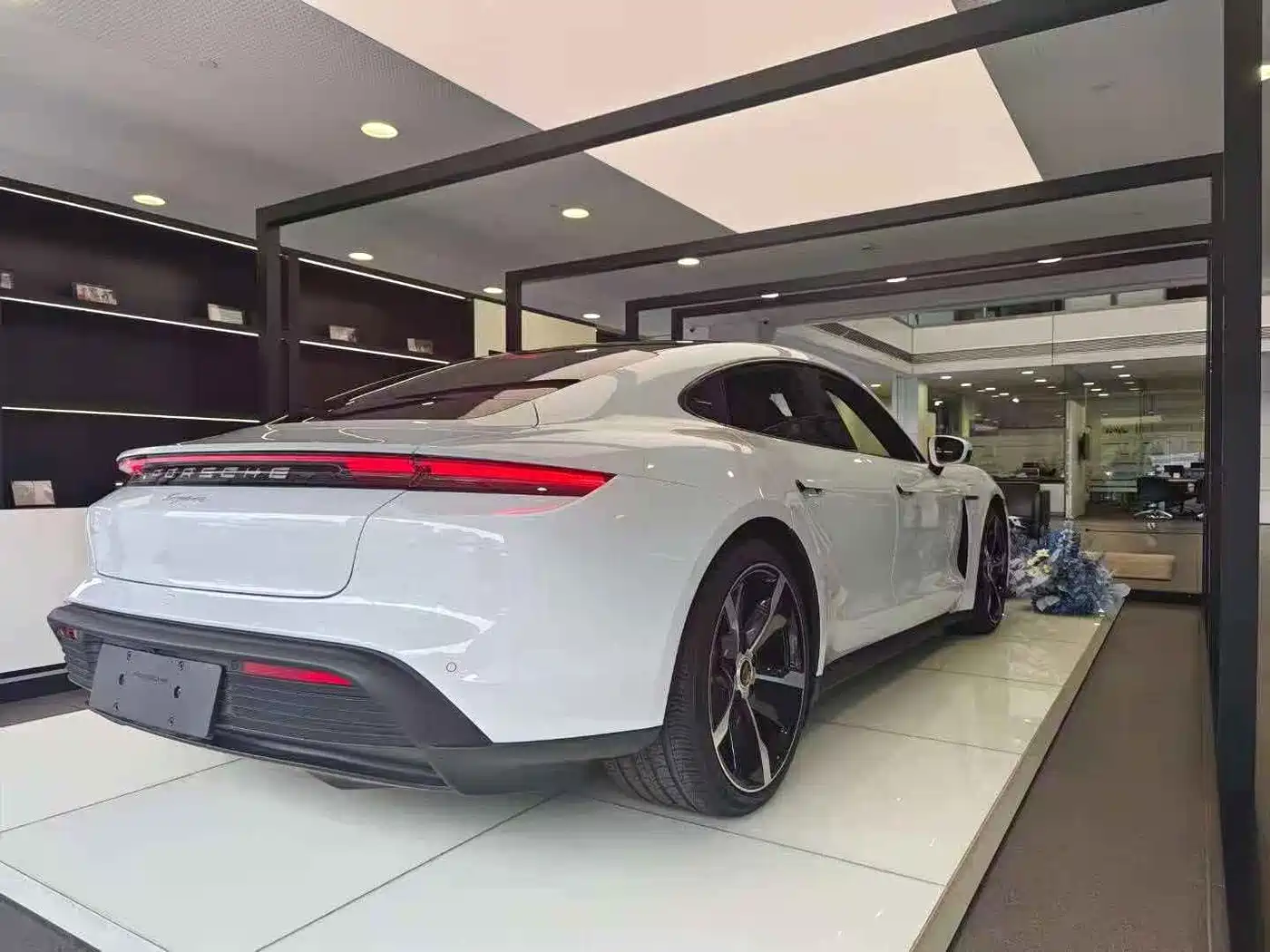 Porsche Taycan 2024 2022 Taycan