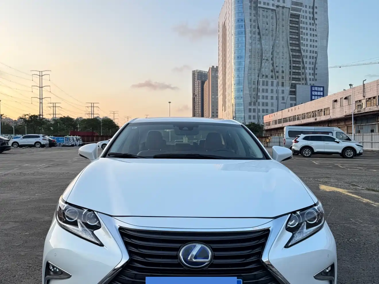 Фото 2 - Lexus ES
