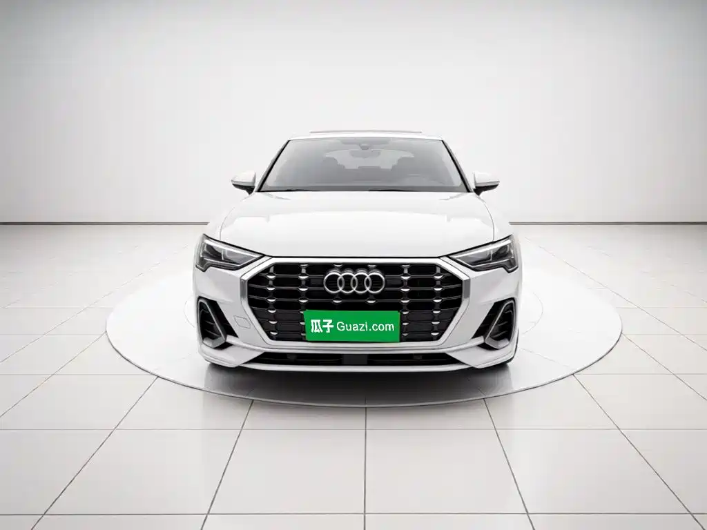 Фото 2 - Audi Q3