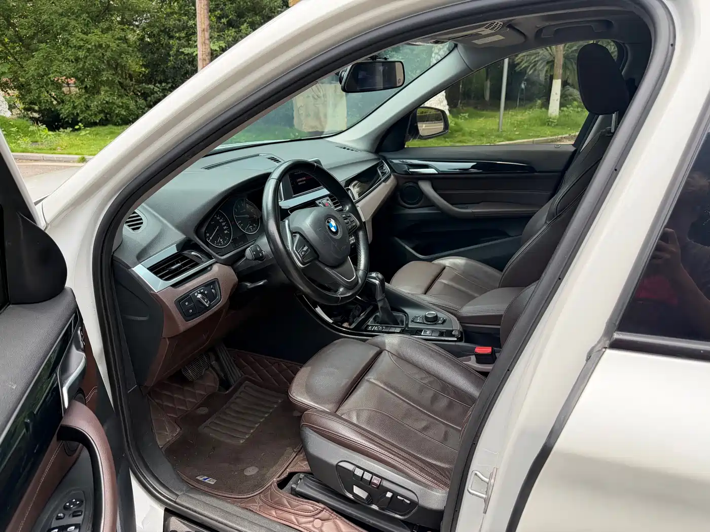 BMW X1 2018 sDrive18Li Premium Model фото 9