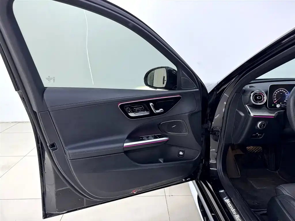 Mercedes-Benz C-Class 2024 C 260 L Sport фото 8