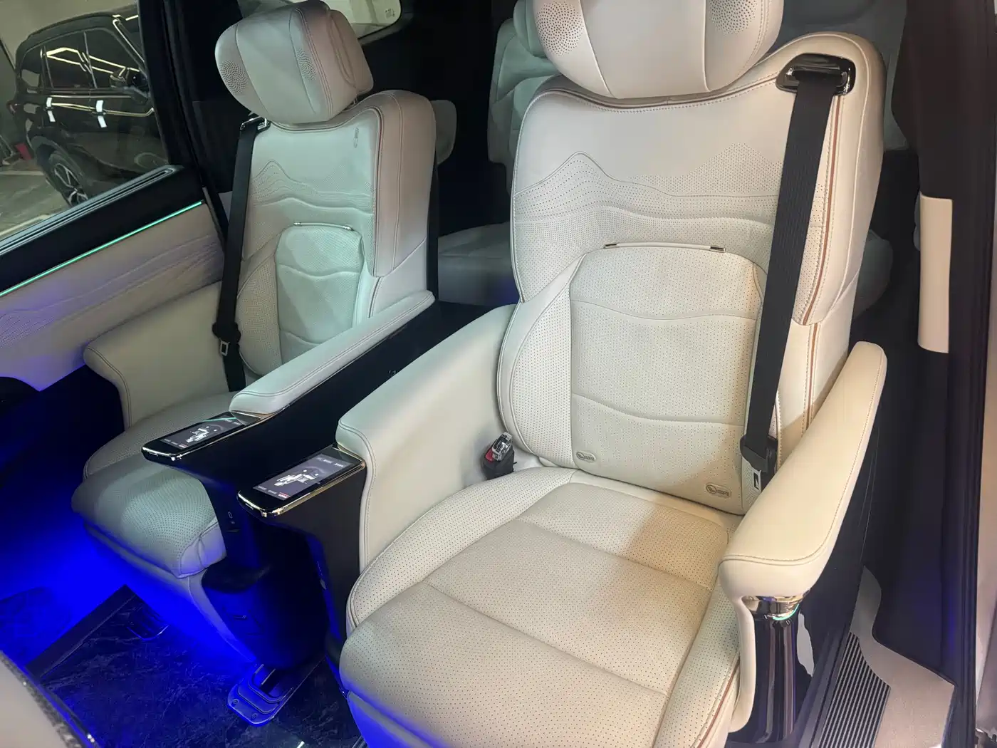 GAC Trumpchi Trumpchi M8 2024 Patriarch Series 400T Ultimate Edition фото 8