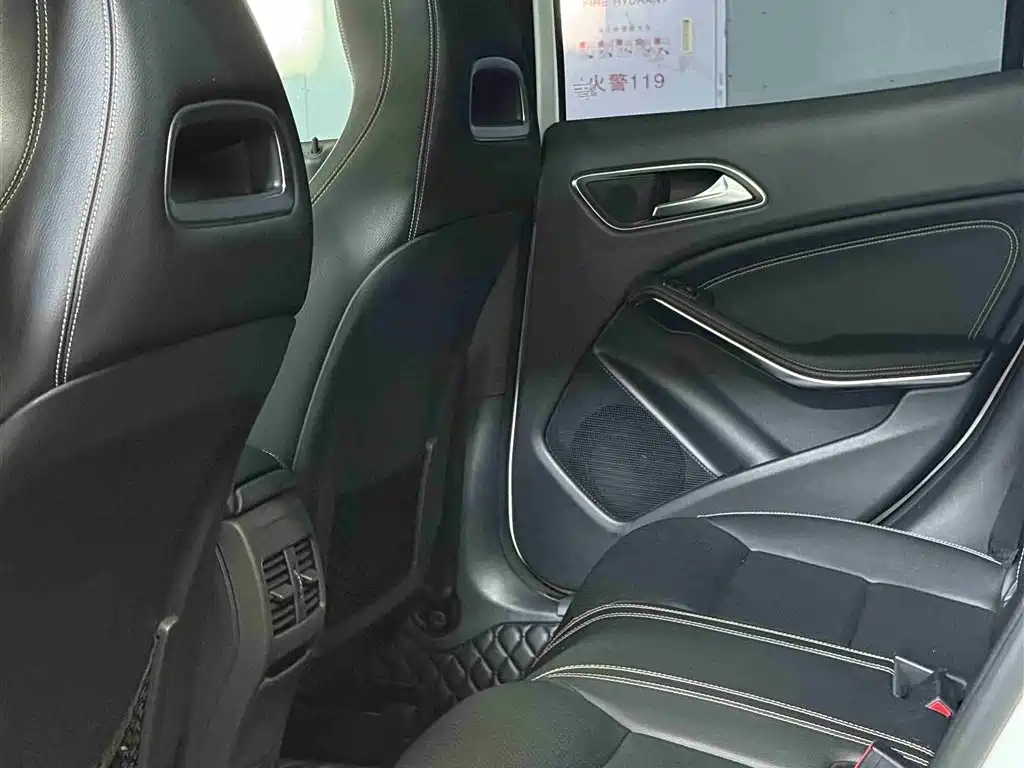 Фото 5 - Mercedes-Benz GLA