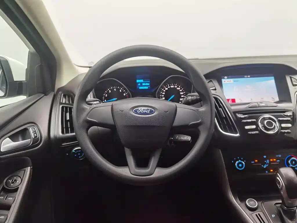 Фото 11 - Ford Focus