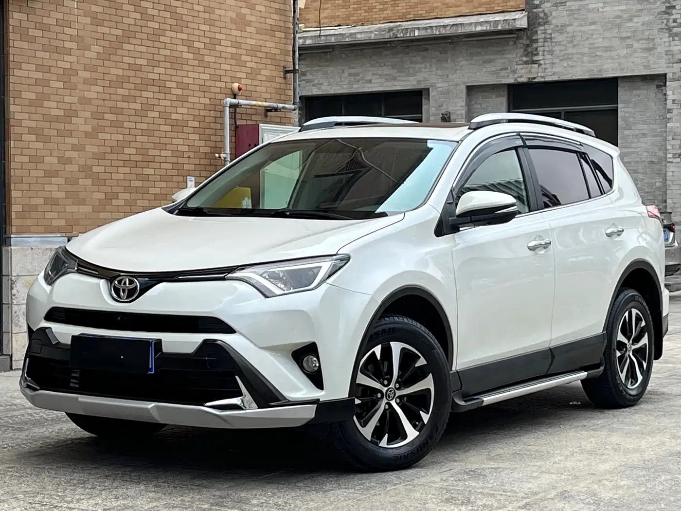 Toyota RAV4 Rongfang 2016 2.0L CVT 2WD Trend (China V)